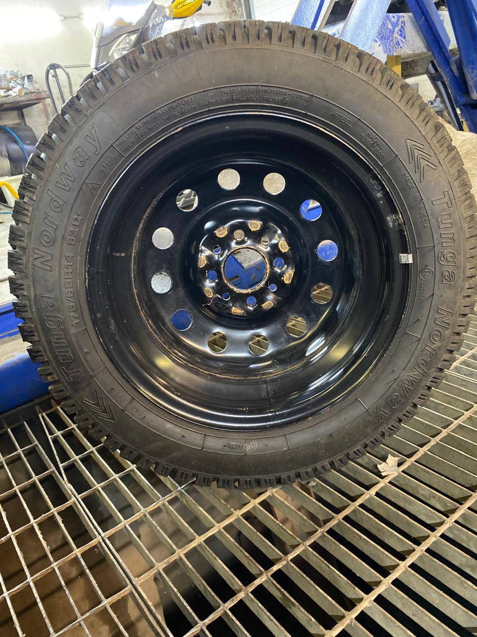 Продам зимнюю резину Tunga Nordway 175/65 R14 - частное объявление в Самара