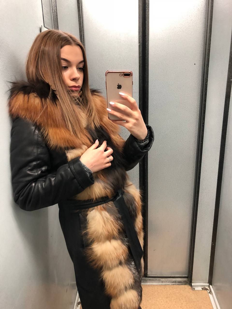 Продается дубленка кожа натуральная, мех лиса натуральный - Одежда в Тюмень