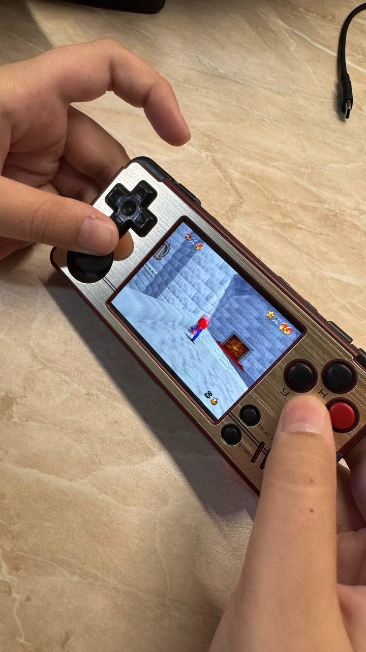 Приставка Miyoo A30 в отличном состоянии - Электроника в Тюмень - фото 2