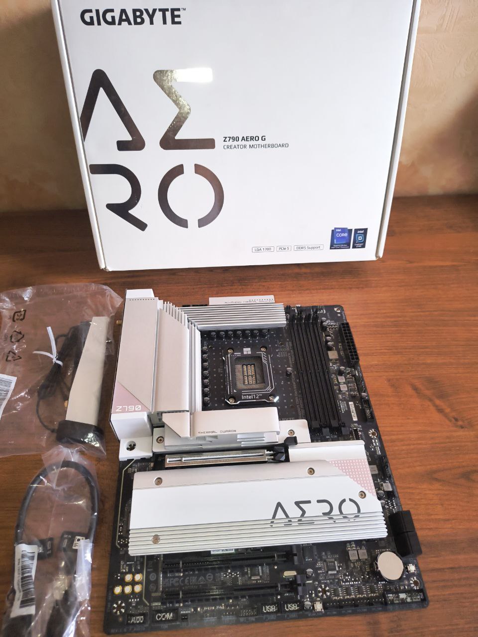 Продажа материнской платы GIGABYTE Z790 AERO G - частное объявление в Краснодар