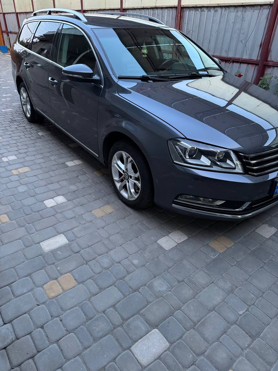 Volkswagen Passat B7 2011 года - Авто в Ростов-на-Дону - фото 2