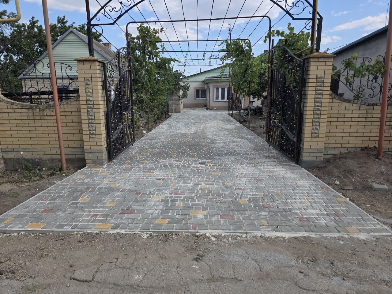 Укладка тротуарной плитки под ключ - Услуги в Ростов-на-Дону - фото 2