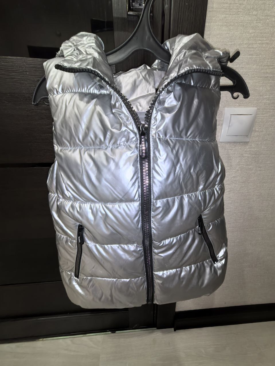 Продам жилетку новую - Одежда в Казань