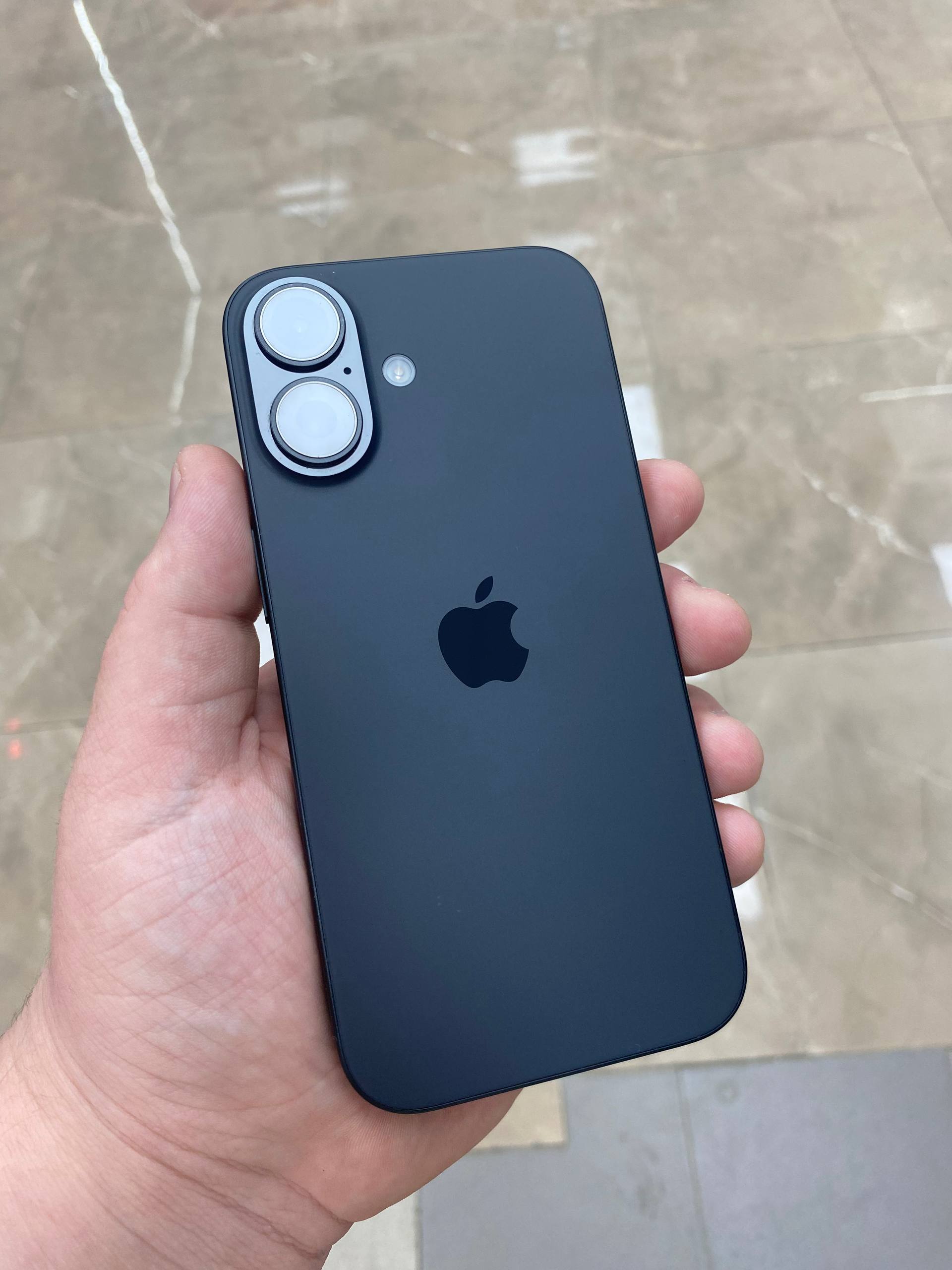 Продам айфон 16 128 - Электроника в Казань