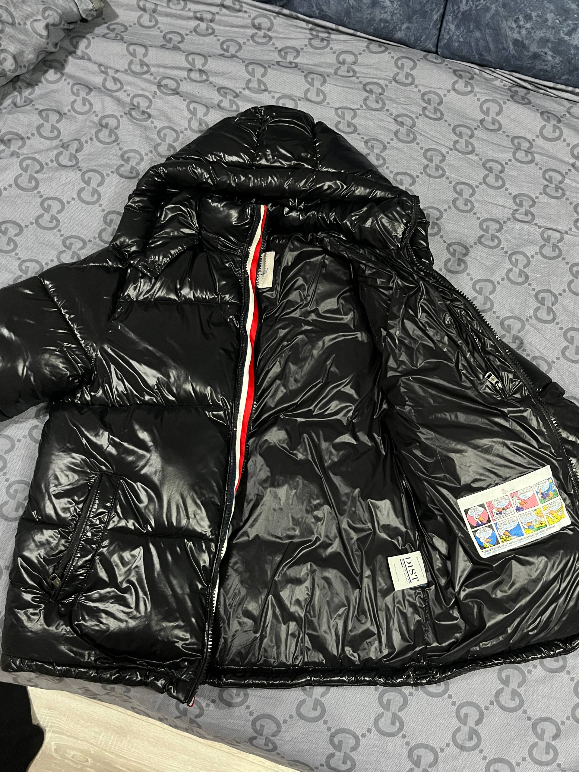 Продам куртку Moncler - Одежда в Казань