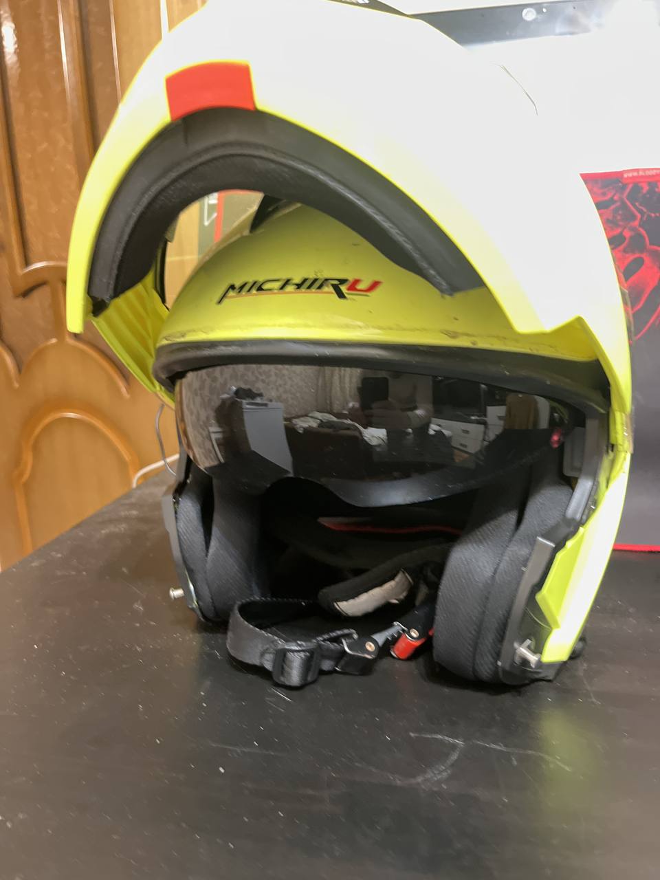 Продажа шлема MICHIRU - Хобби и отдых в Санкт-Петербург