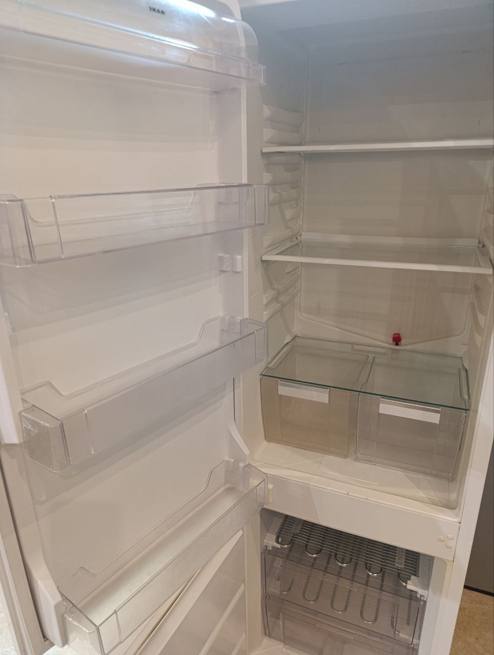 Встроенный холодильник - частное объявление в Москва