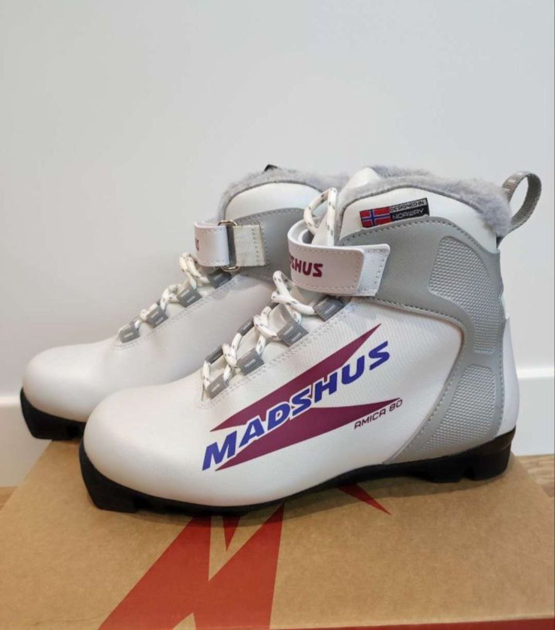 Женские лыжные ботинки Madshus - Хобби и отдых в Москва