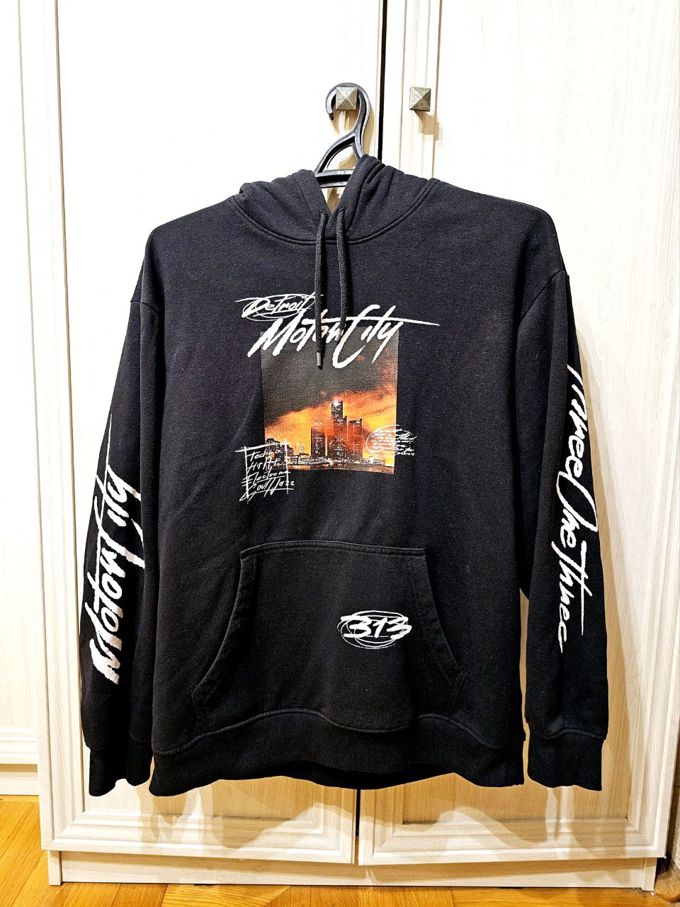 Продам 2 мужских худи L/XL - Одежда в Москва