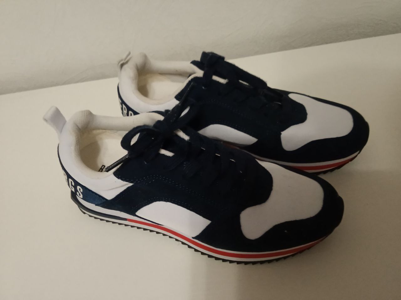 Сумка кросс-боди и женские кроссовки Bikkembergs - Одежда в Москва - фото 3