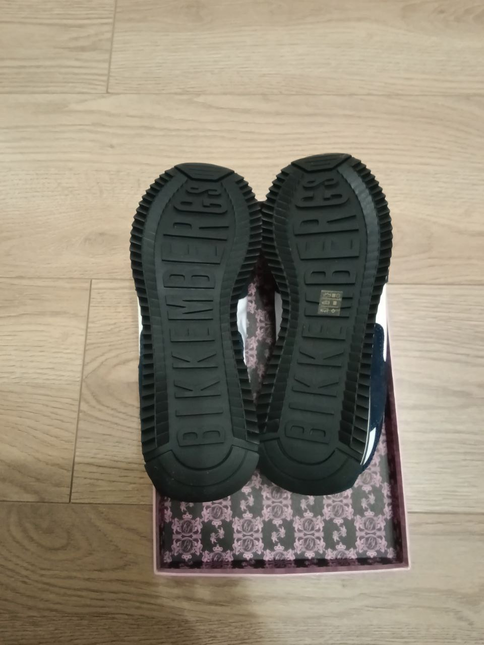 Сумка кросс-боди и женские кроссовки Bikkembergs - Одежда в Москва - фото 4