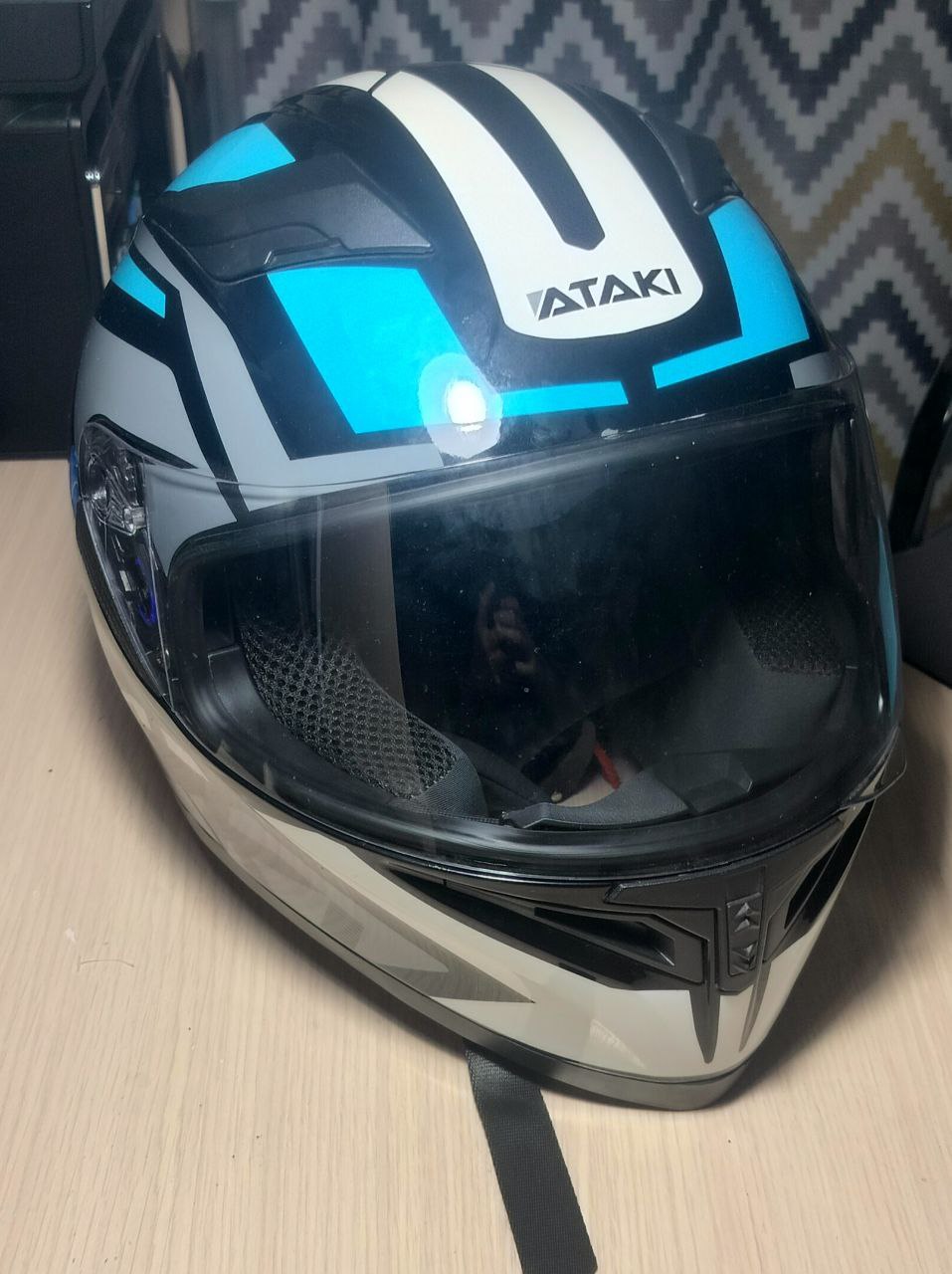 Продам оригинальный мотошлем Ataki - частное объявление в Белгород