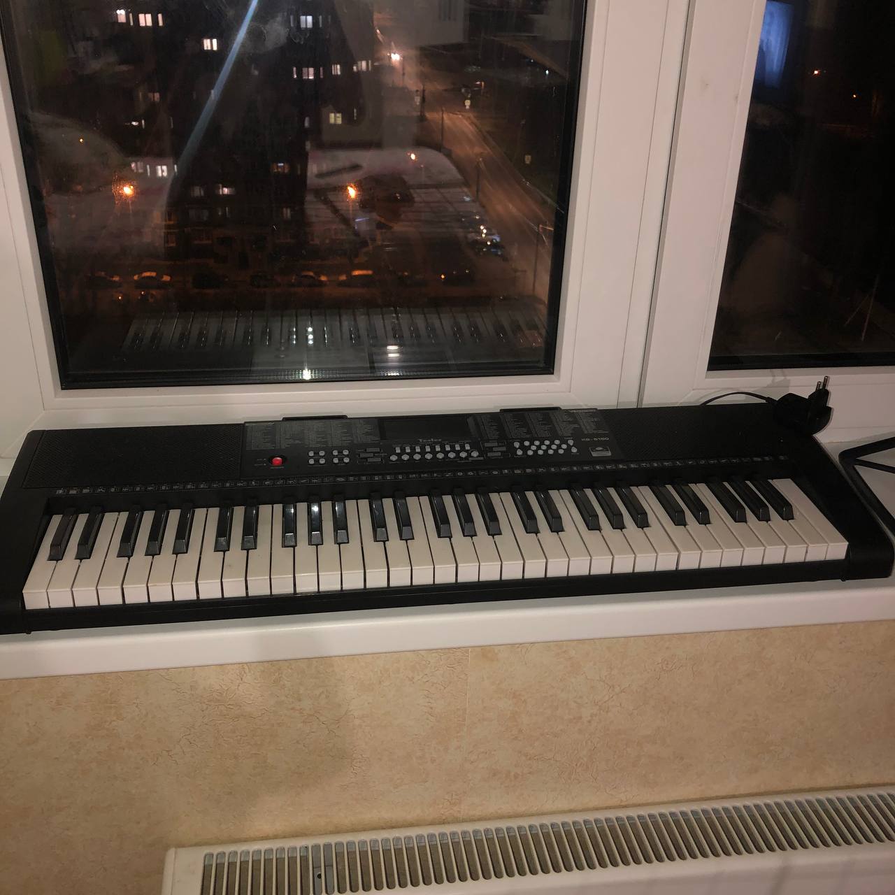 Продажа синтезатора Tesler - частное объявление в Липецк