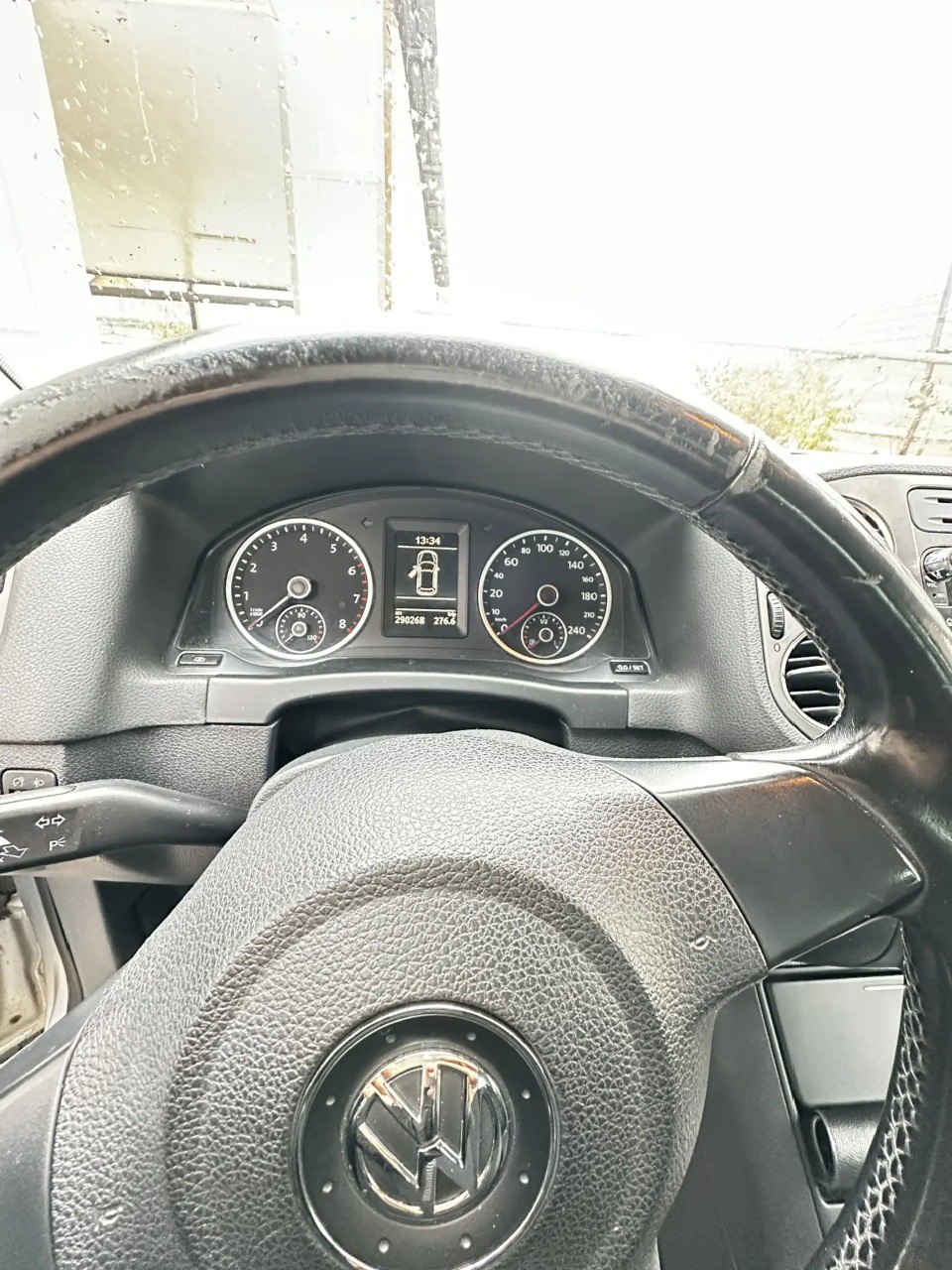 Volkswagen Tiguan 2.0 AT, 2011 - Авто в Краснодар