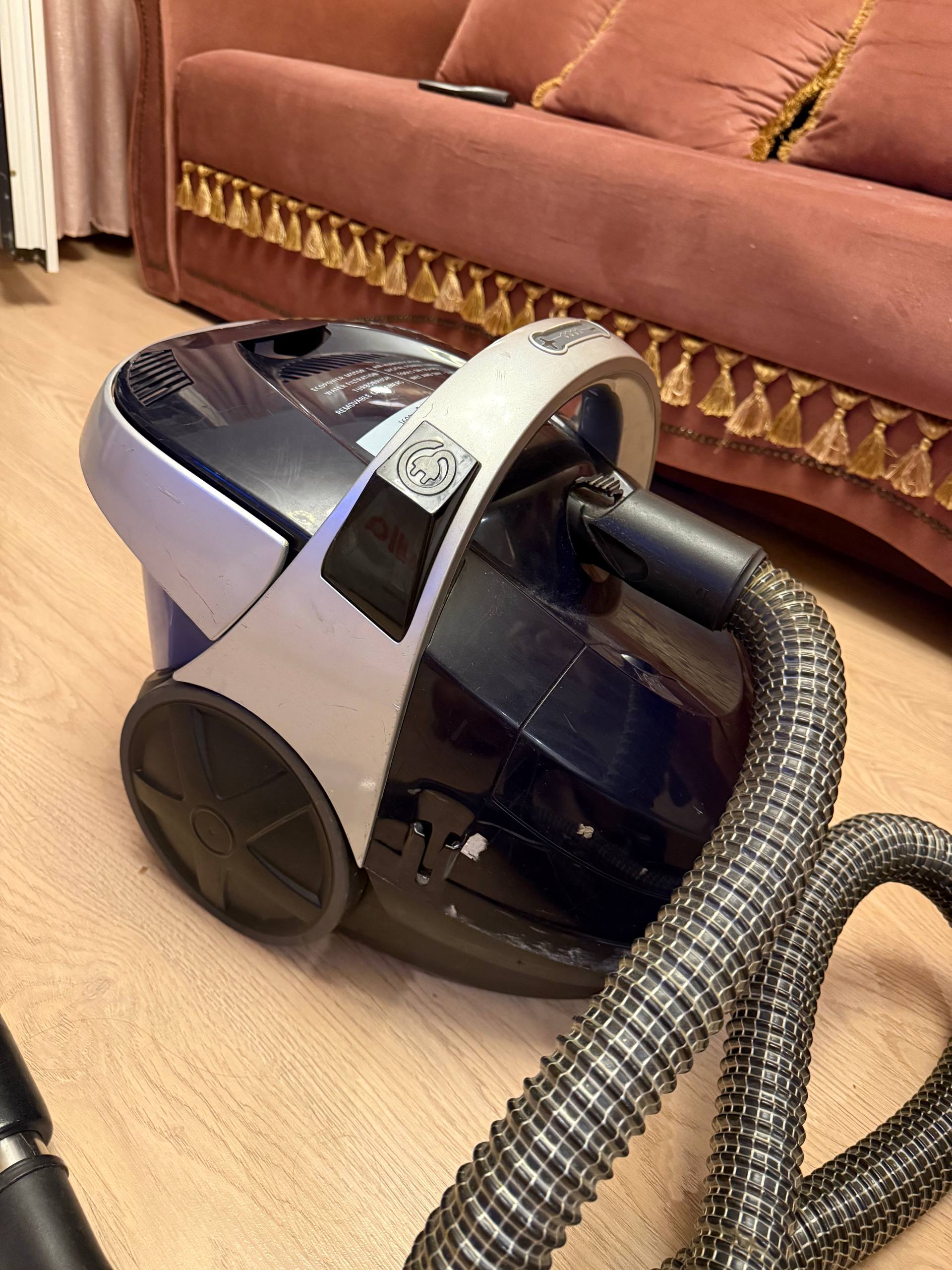 Продажа моющего пылесоса Zelmer Aquos 1600 W - частное объявление в Калининград