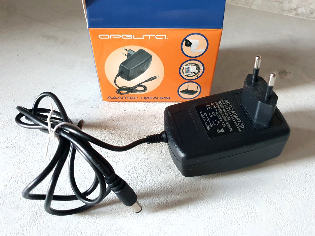 Продам новый блок питания универсальный сетевой адаптер - Электроника в Светлогорск