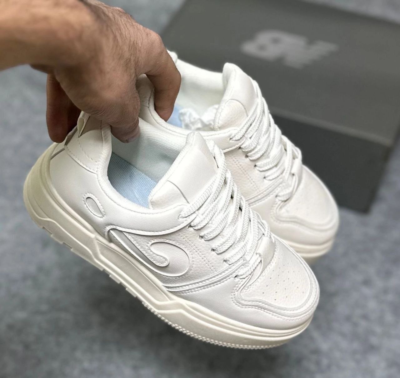 Кроссовки новые - Одежда в Воронеж