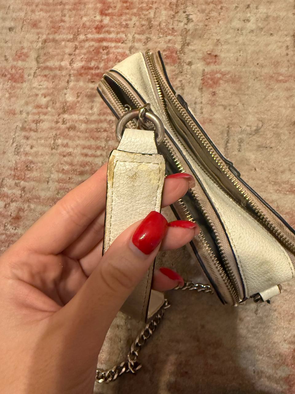 Сумка Guess бежевая с розовым отливом - Одежда в Воронеж