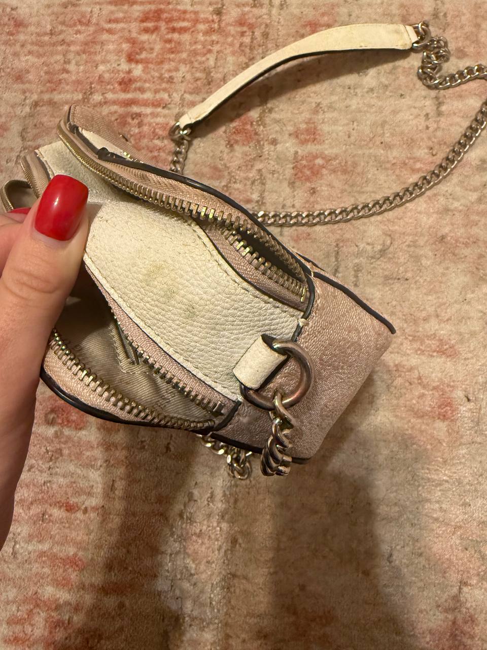 Сумка Guess бежевая с розовым отливом - Одежда в Воронеж - фото 2