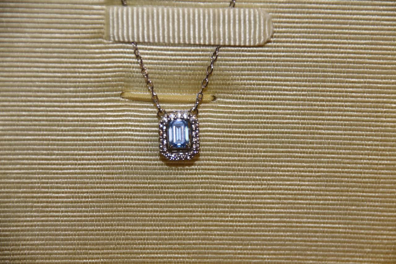 Продам колье Swarovski - Одежда в Новосибирск