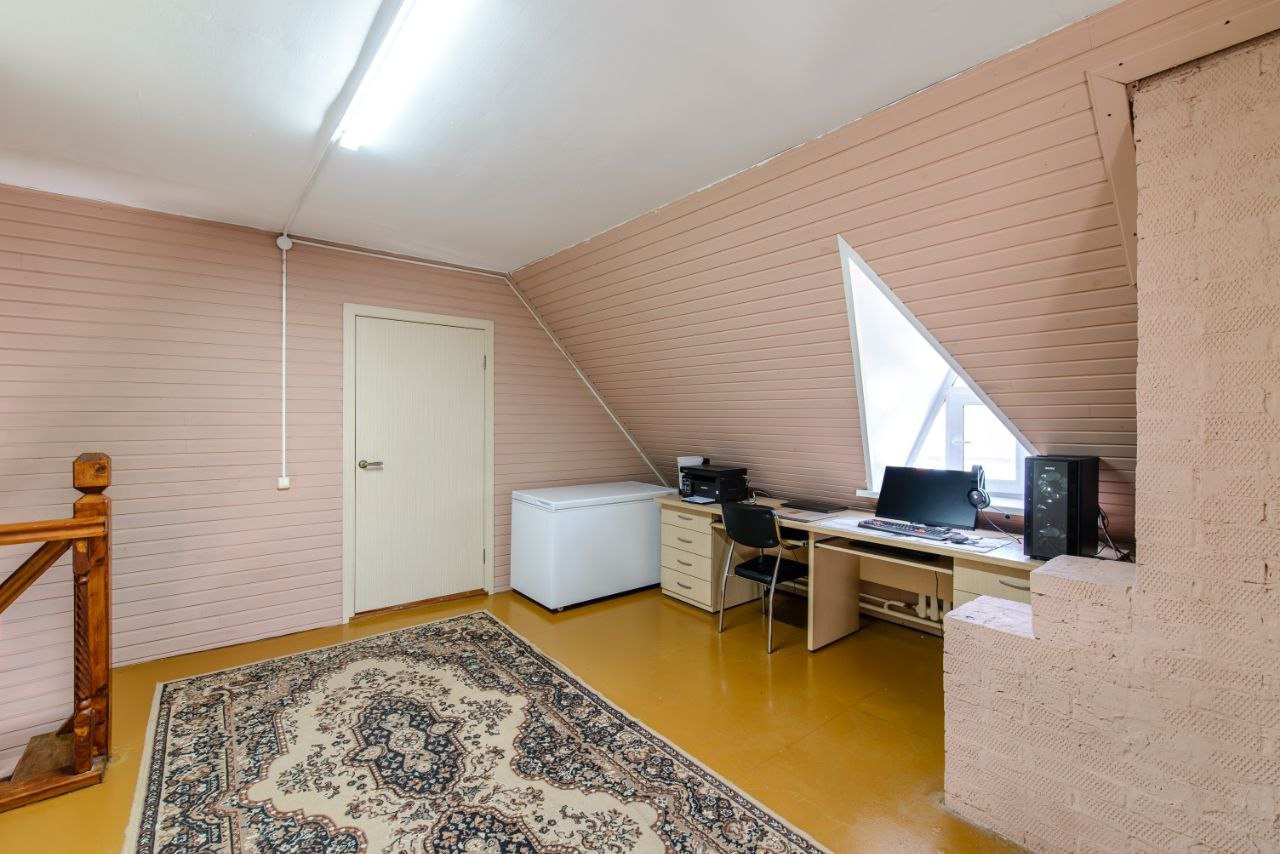 Дом из бруса с баней и гаражом - Недвижимость в Томск