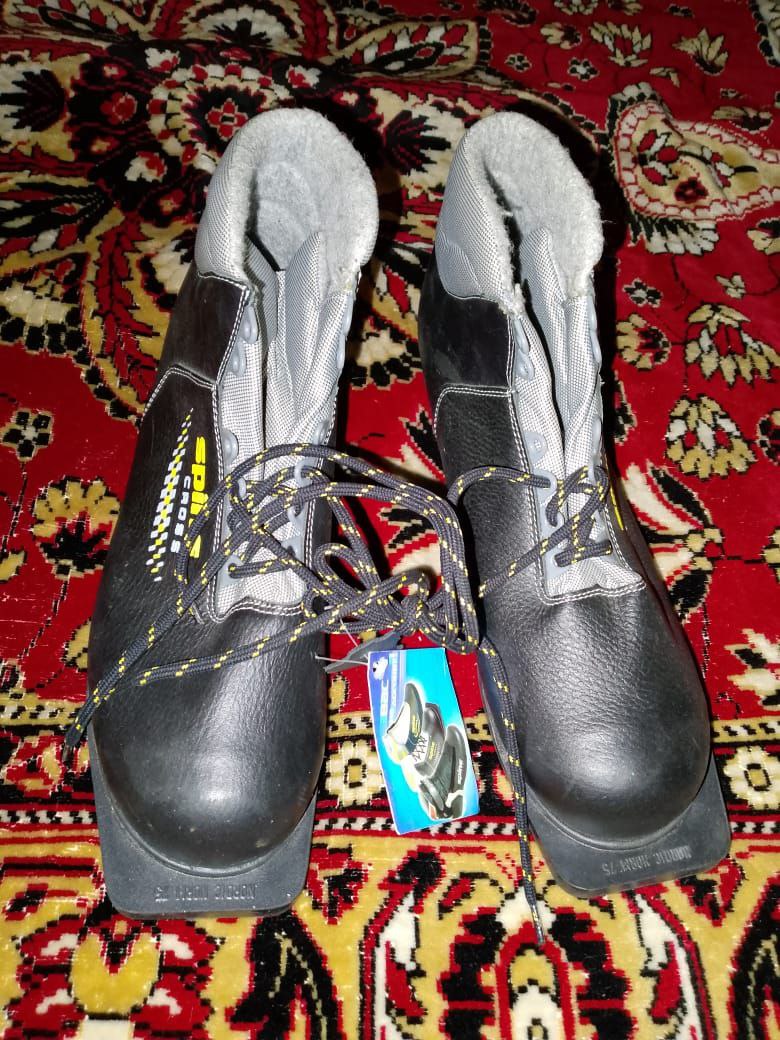 Лыжные ботинки новые размер 45 - Хобби и отдых в Томск