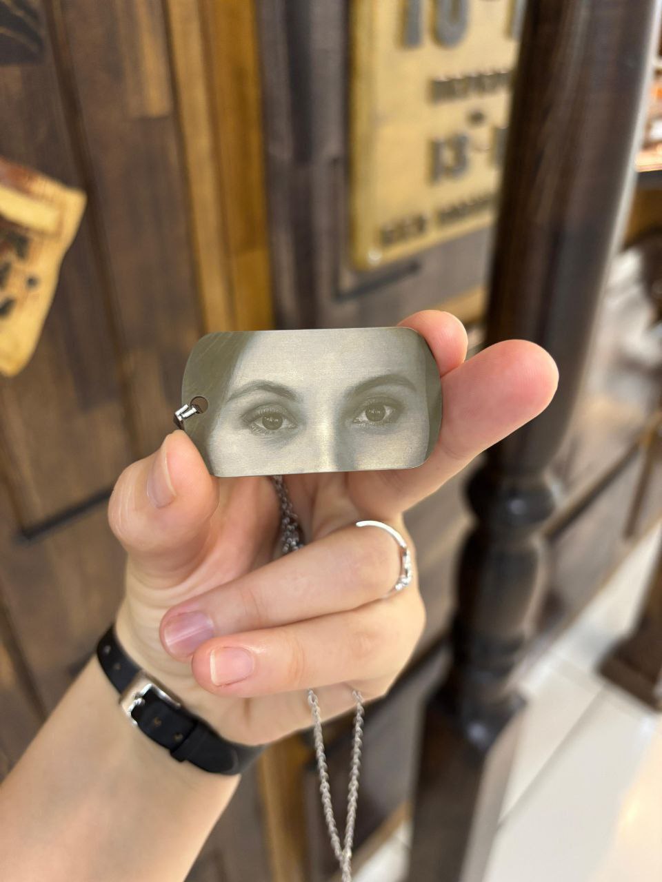 Лазерная гравировка на жетонах - частное объявление в Владивосток