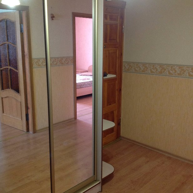 2-комнатная квартира с ремонтом в центре города - Недвижимость в Барнаул - фото 2