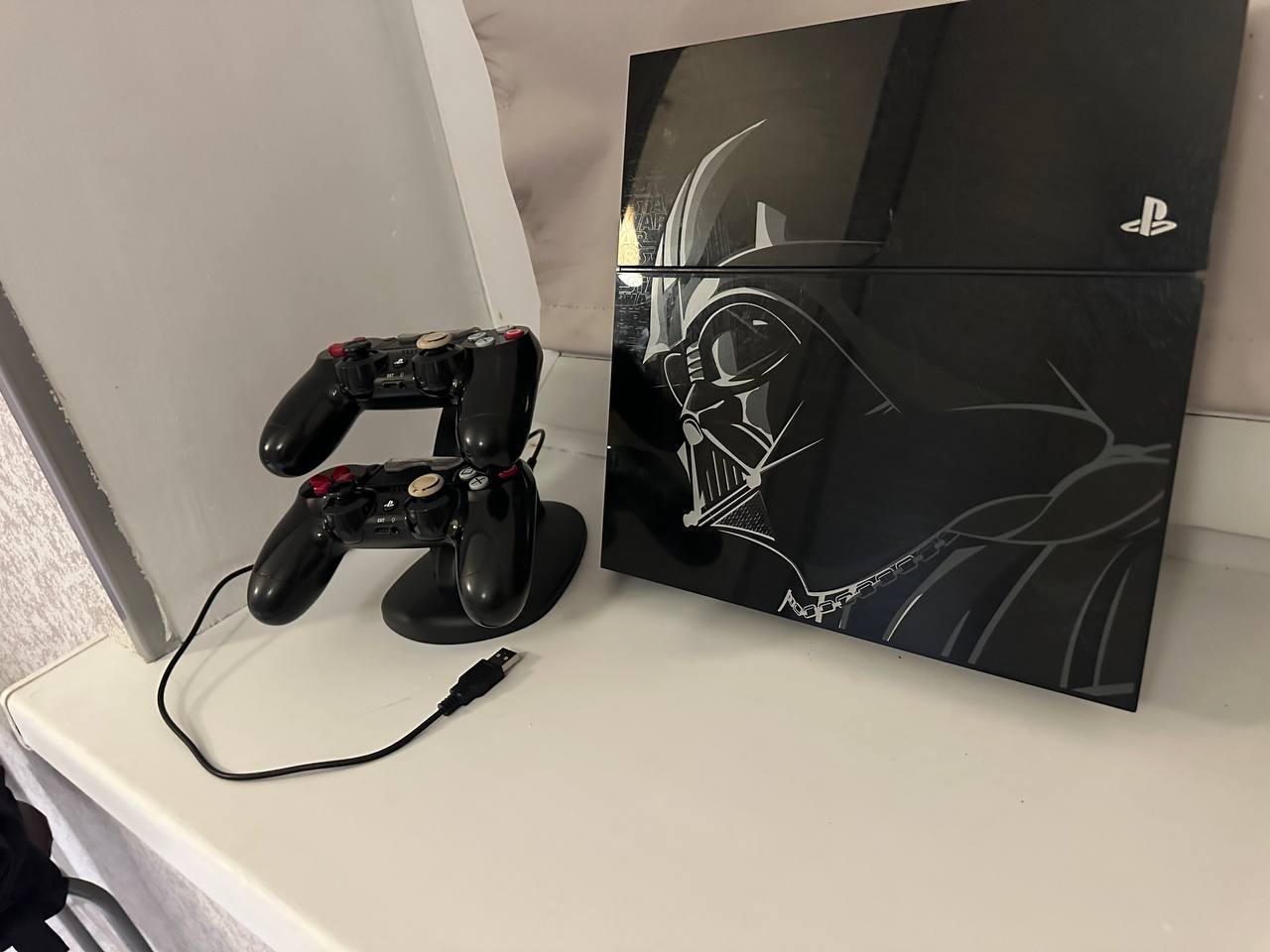 Игровая приставка PS4 с играми - Электроника в Калининград