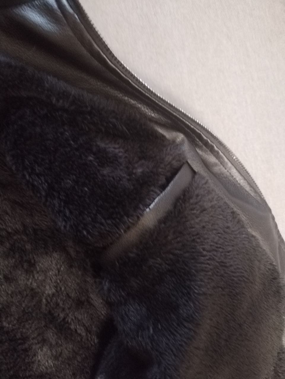 Продам кожаную куртку с капюшоном - Одежда в Калининград - фото 3