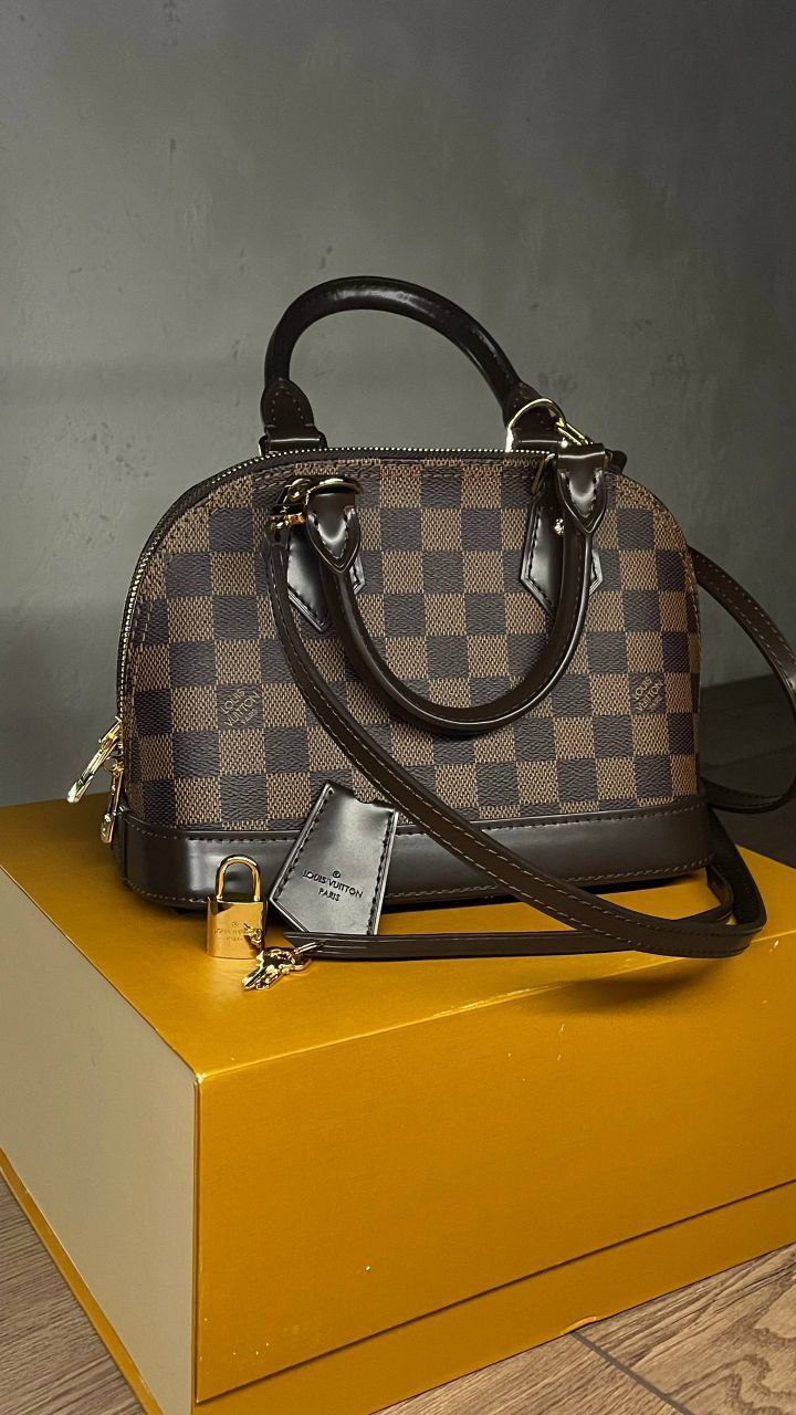 Продам сумку LOUIS VUITTON - Одежда в Екатеринбург