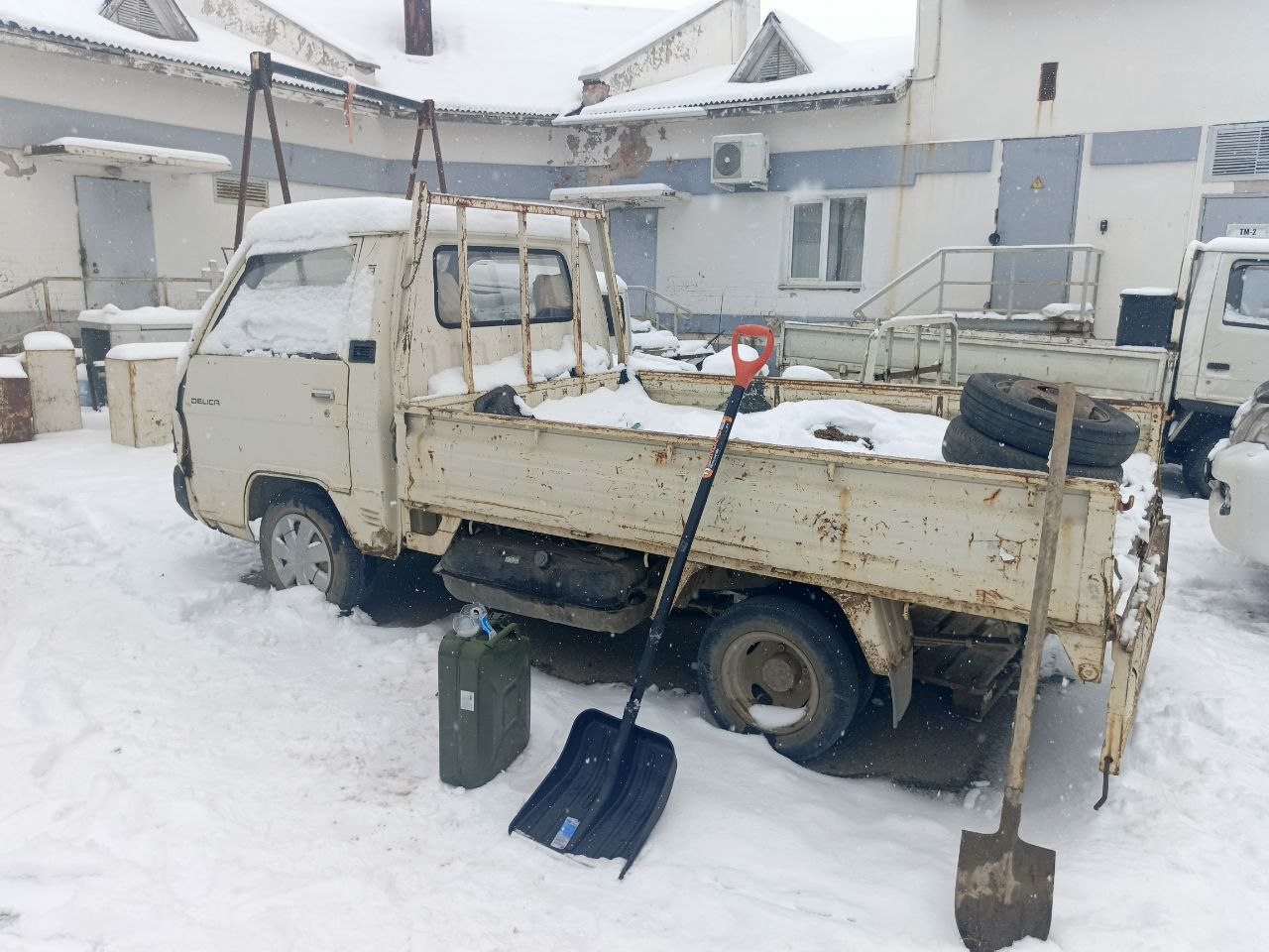 Продам грузовик Mitsubishi Delica 1992 года - Авто в Хабаровск