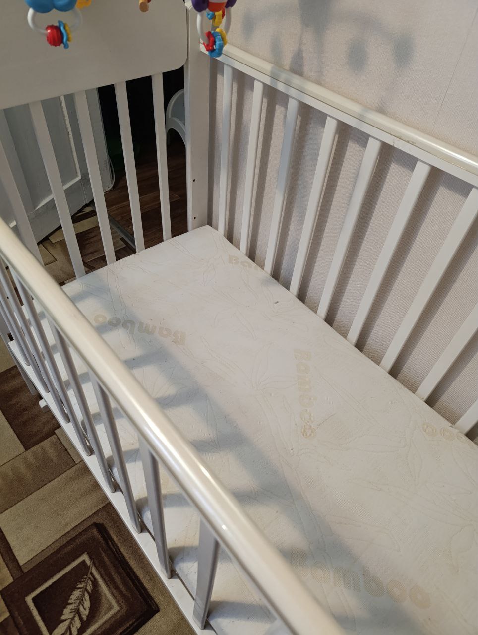 Продам детскую кроватку б/у с маятником - Товары для детей в Хабаровск - фото 4