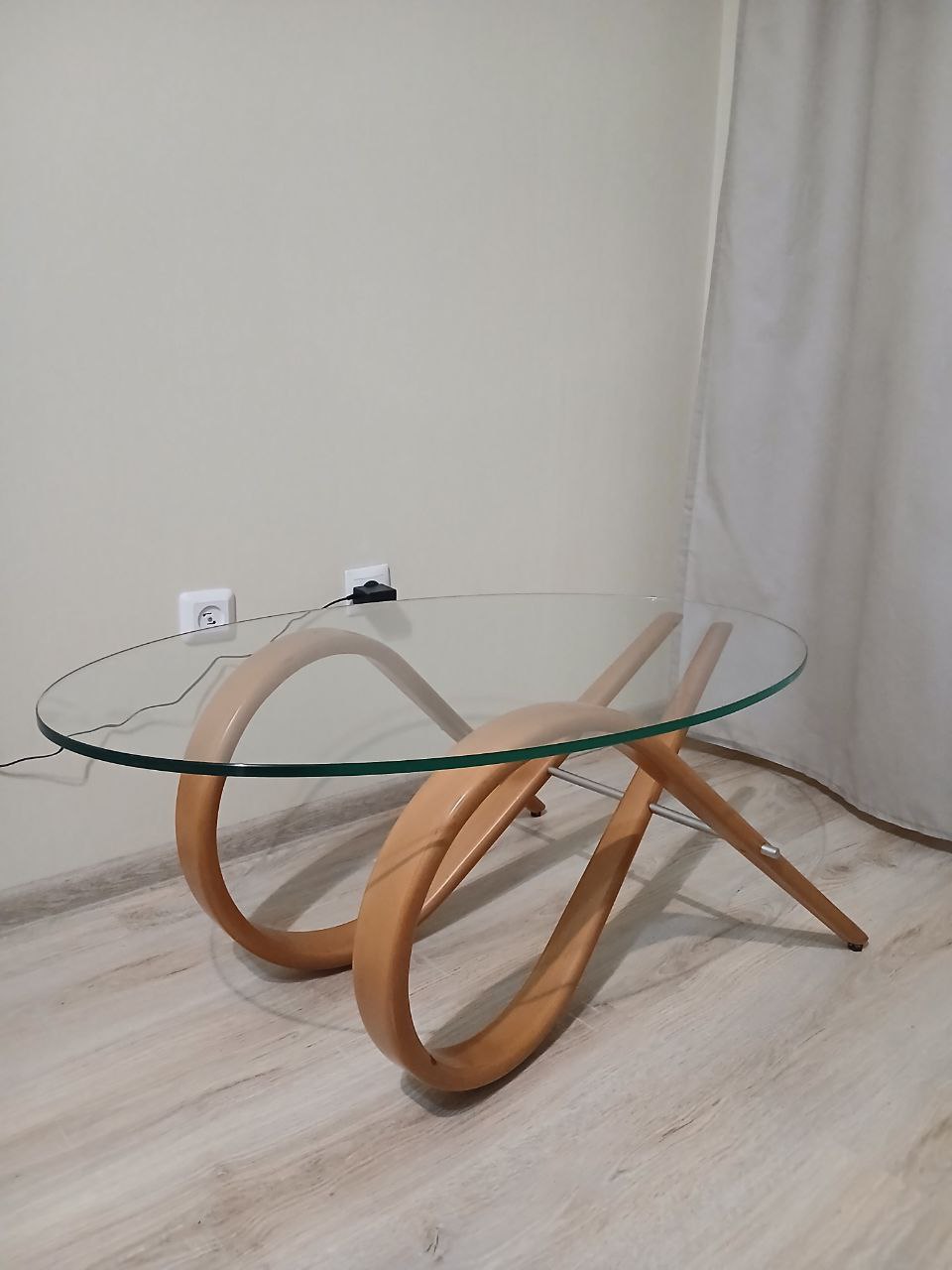 Стильный журнальный столик овальной формы - Для дома и дачи в Тюмень