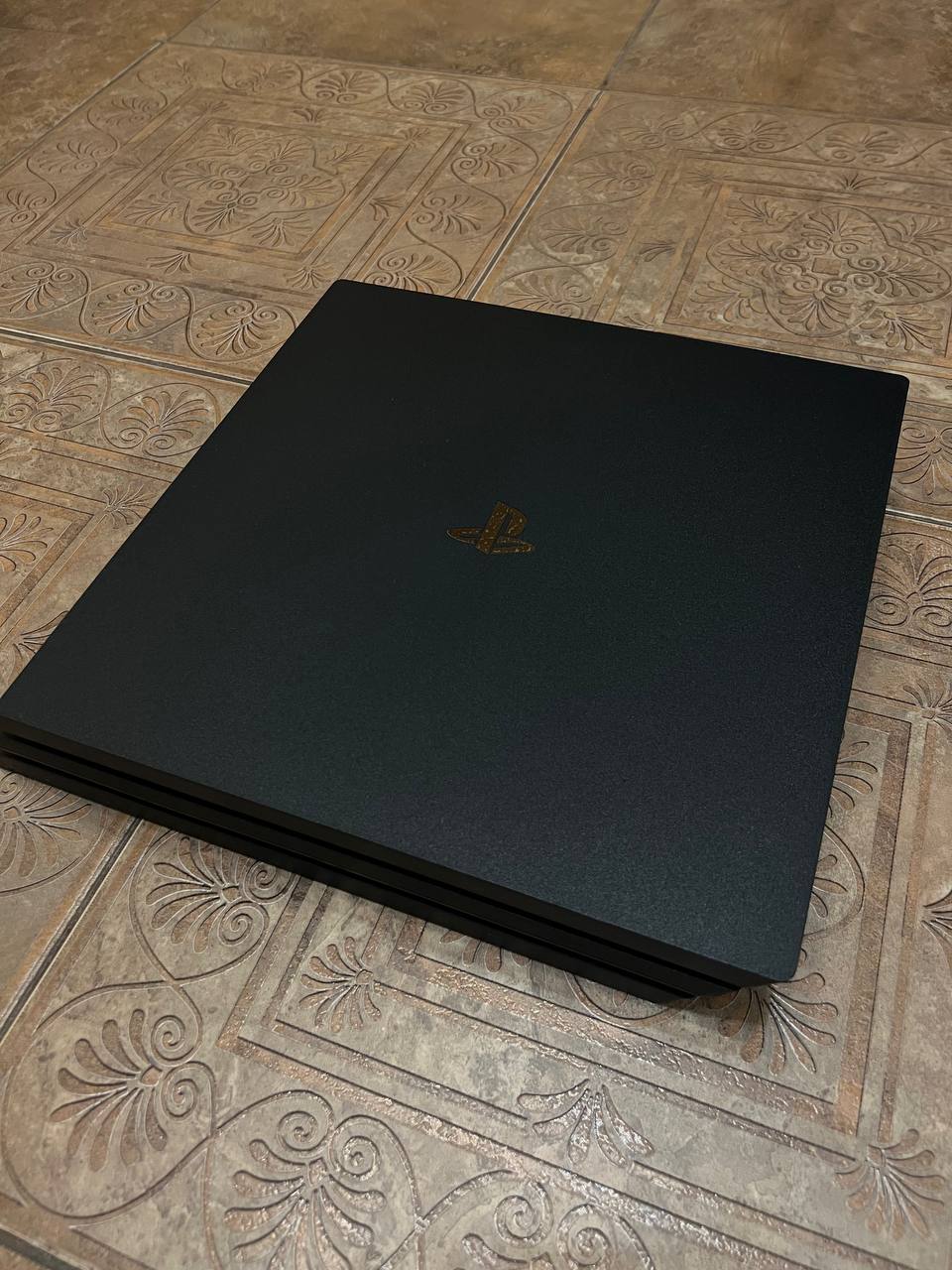 Продажа PS4 Pro 1TB с играми - частное объявление в Якутск