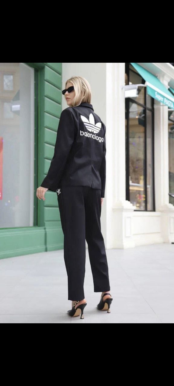 Новый костюм S 42/44 - Одежда в Тюмень