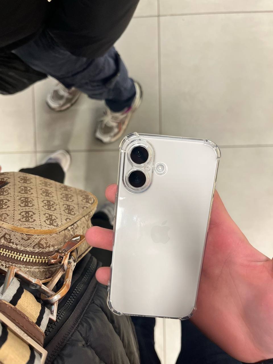 Продам iPhone 16 256GB - частное объявление в Пермь