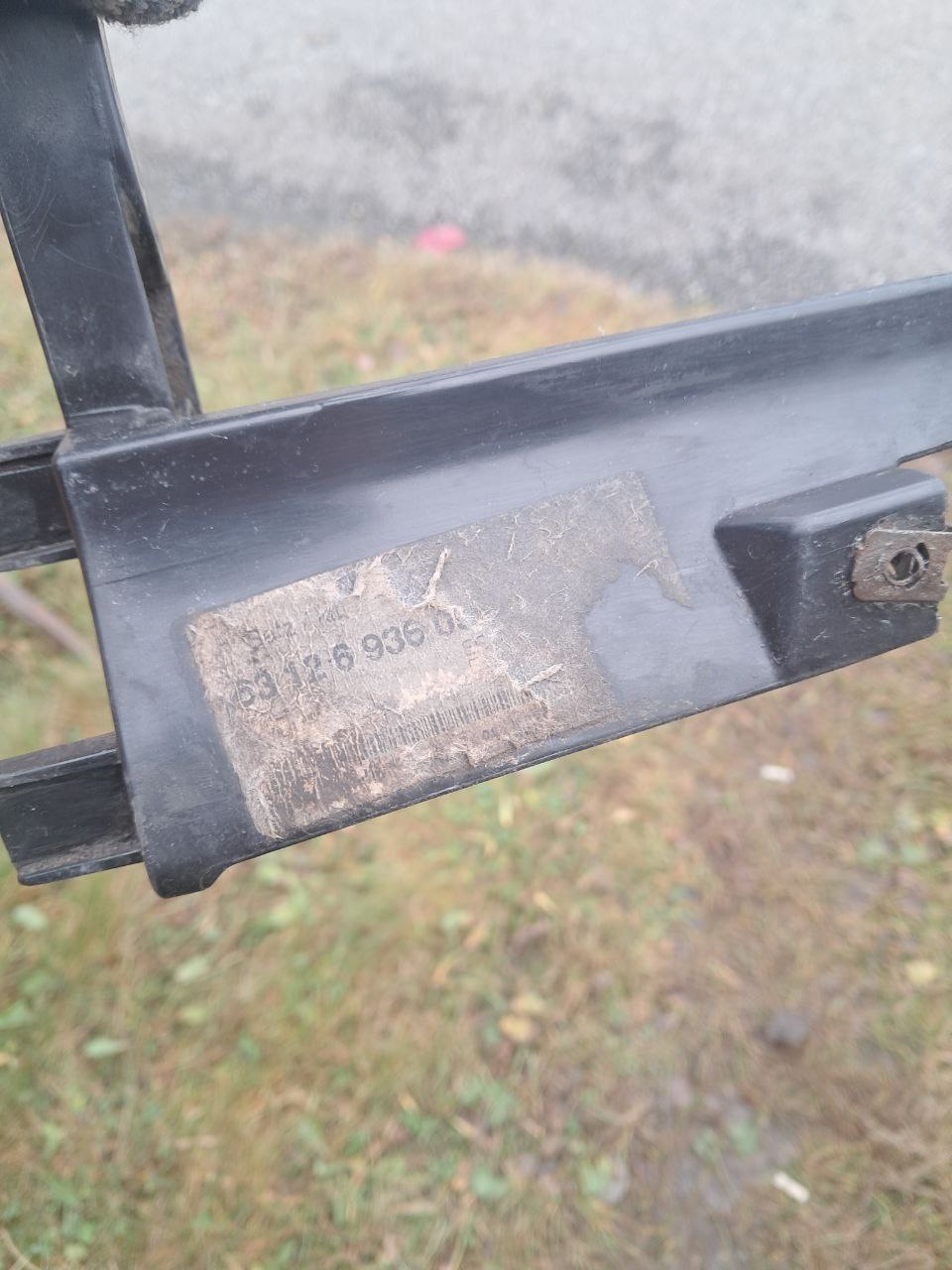 Кронштейны фар нижние оригинал BMW - Запчасти в Санкт-Петербург - фото 2