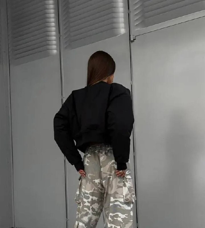 Продам демисезонную куртку - Одежда в Иркутск