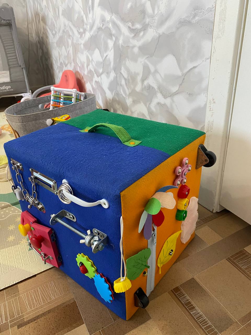 Продам бизиборд - Товары для детей в Кемерово