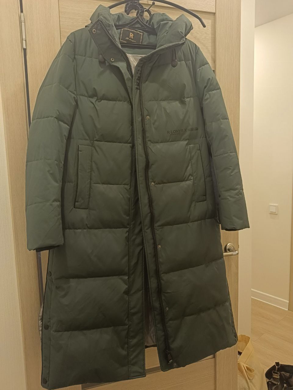 Продам пуховик 48 размер - Одежда в Пенза