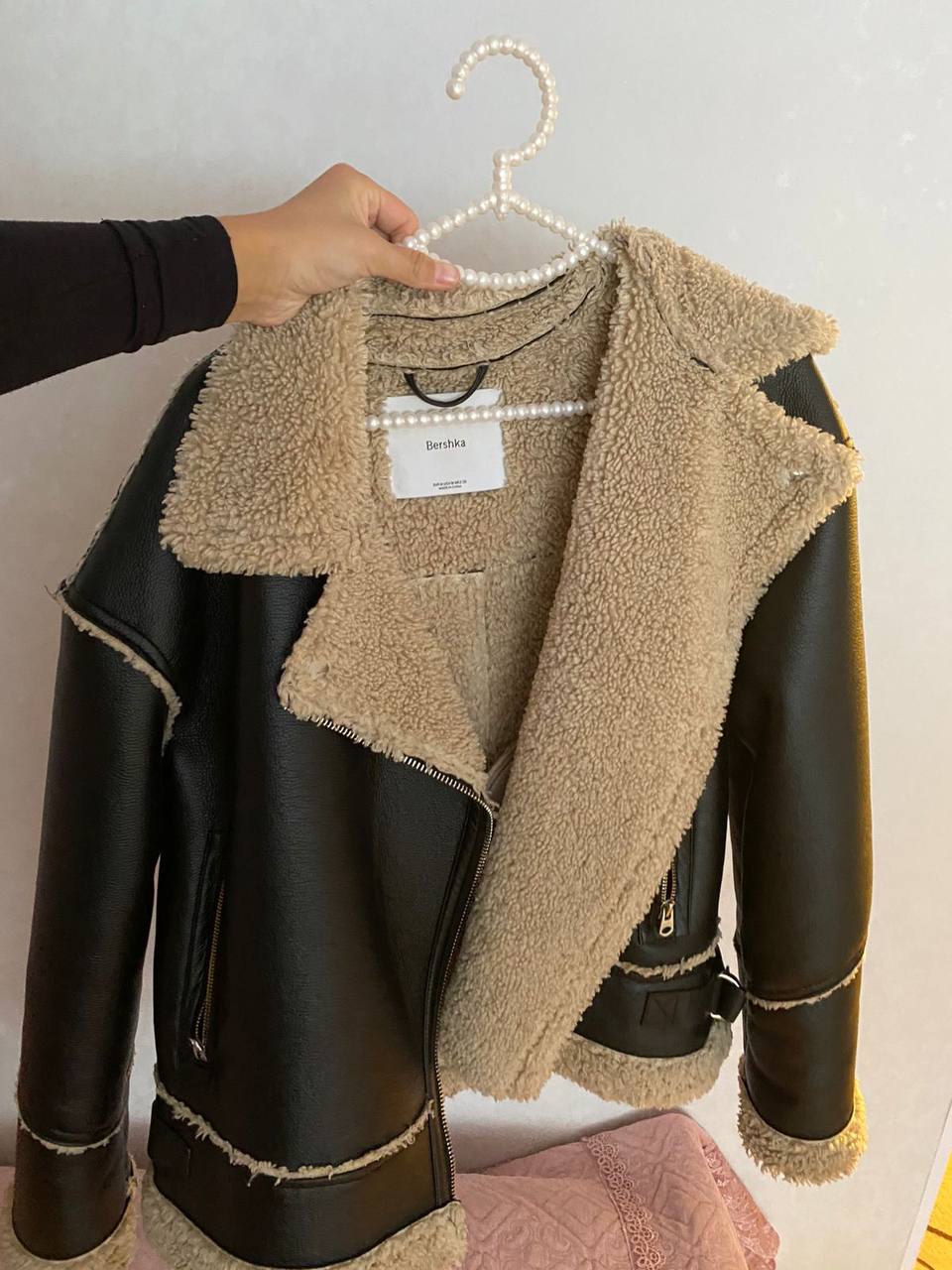 Женская дубленка Bershka - Одежда в Сургут