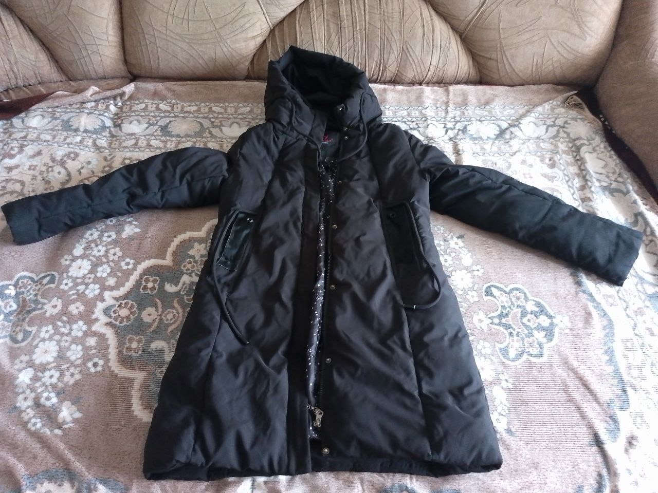 Пуховик зимний черного цвета с капюшоном - Одежда в Москва