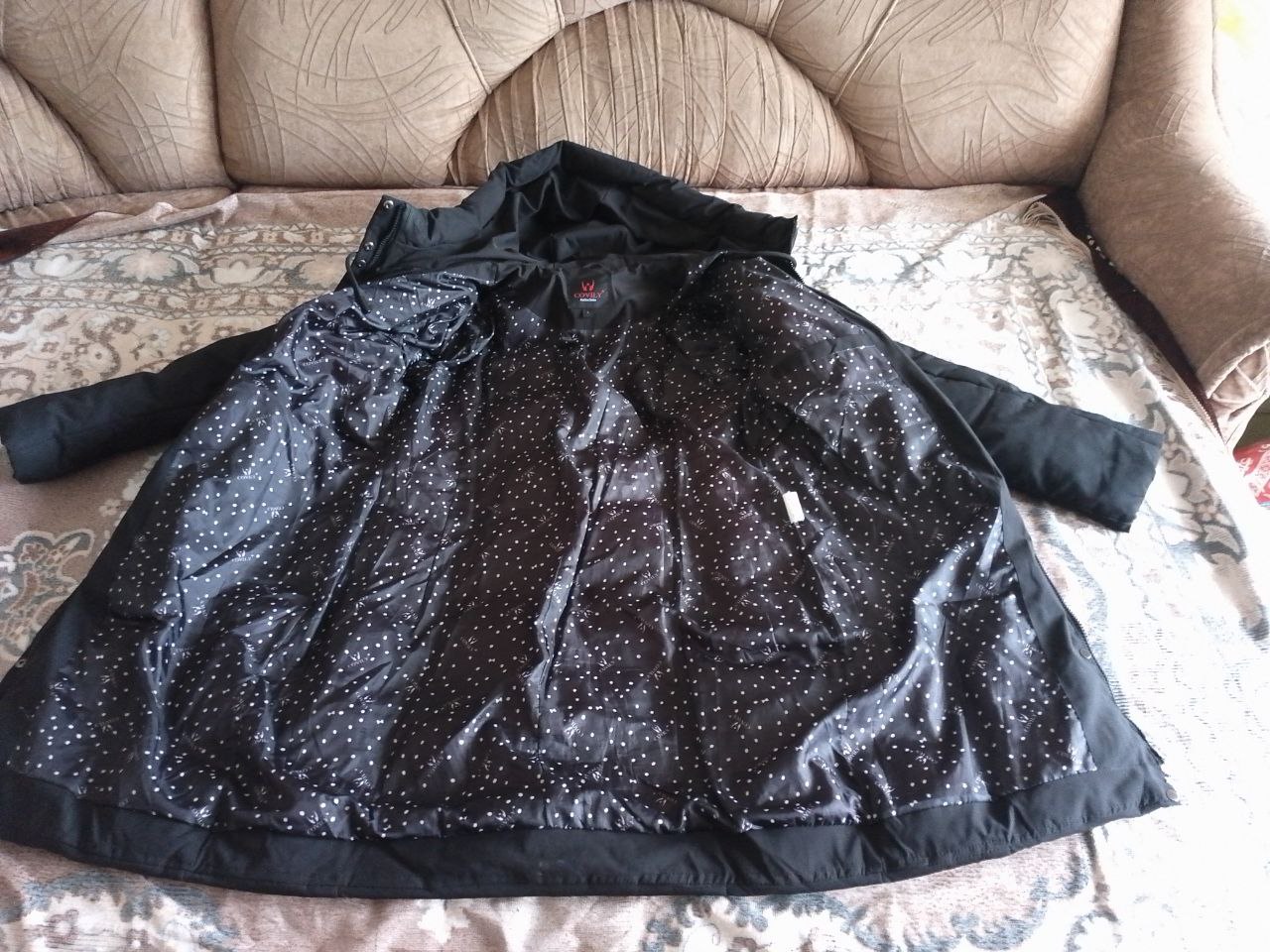 Пуховик зимний черного цвета с капюшоном - Одежда в Москва - фото 2