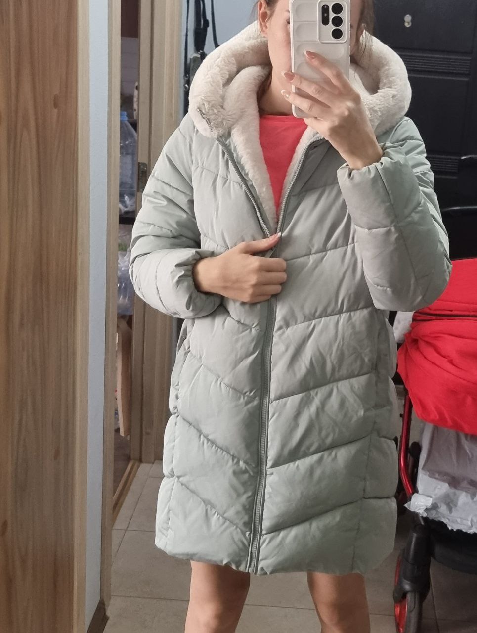 Сиреневый и зеленый пуховики - Одежда в Москва - фото 3