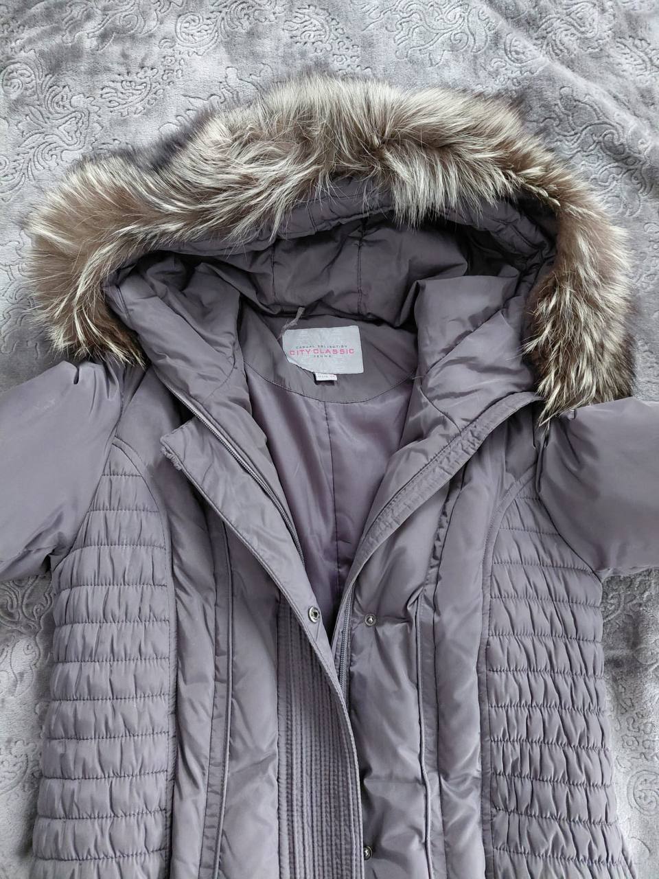 Теплый пуховик с меховым воротником - Одежда в Новосибирск - фото 3