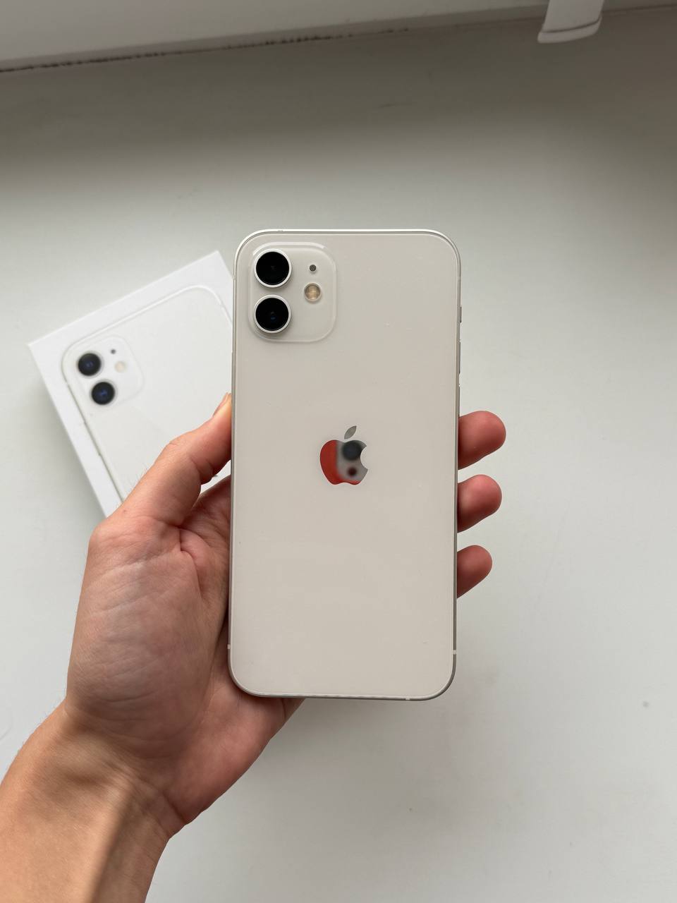 Продаю iPhone 12 белого цвета 64 ГБ - Электроника в Саратов