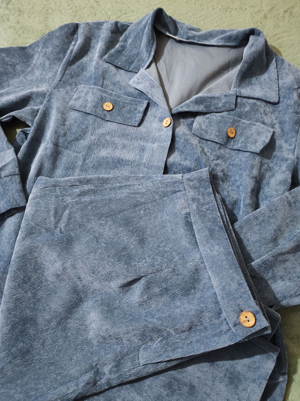 Костюм двойка с юбкой вельвет - частное объявление в Саратов