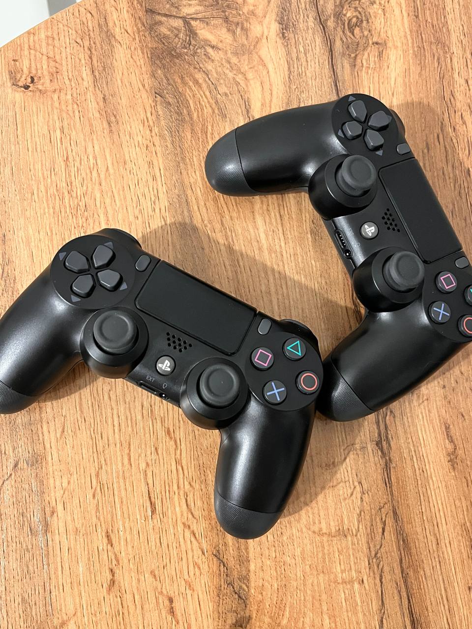 Продам Sony PlayStation 4 с двумя геймпадами - Электроника в Томск - фото 2