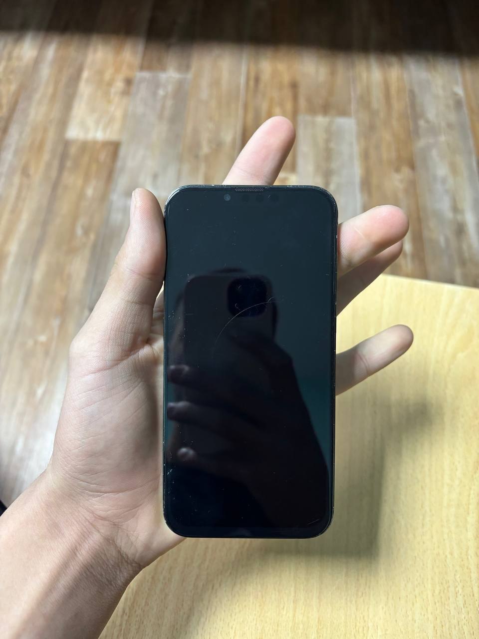 Продам айфон 13 про требует замены дисплея - частное объявление в Томск